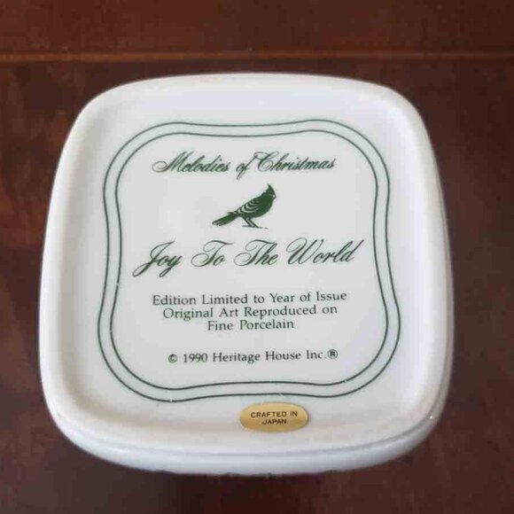 Heritage House Melodies of Christmas Music Box Porcelain Joy to the World - Picture 3 of 3